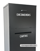 MaxBox preto em ACM com compartimento de encomendas e slot de cartas — solução para condomínios sem portaria

